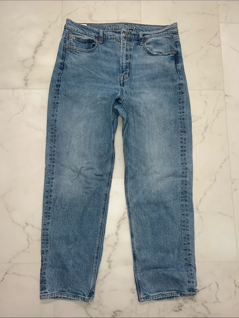 American Eagle Outfitters Vintage Light Wash Straight Leg Jeans Size 14